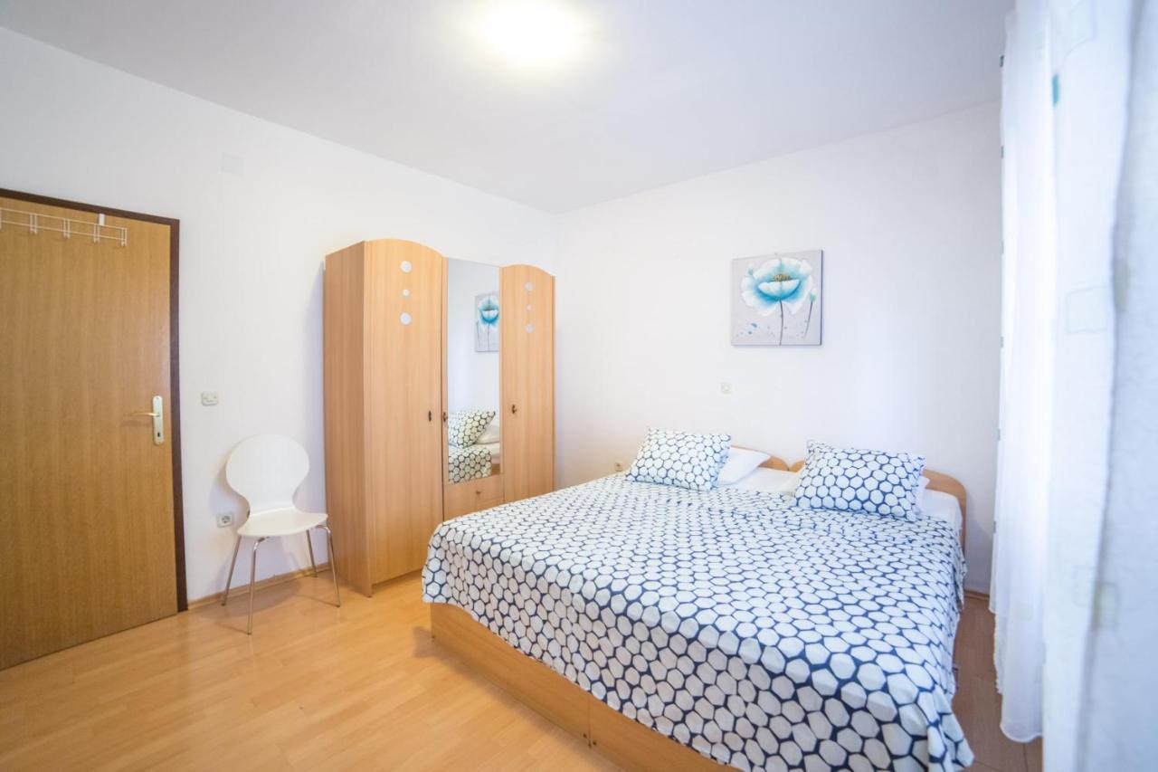 Apartment Jadranka Brist Exterior photo
