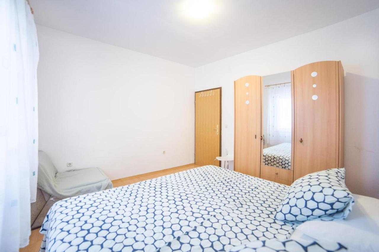 Apartment Jadranka Brist Exterior photo